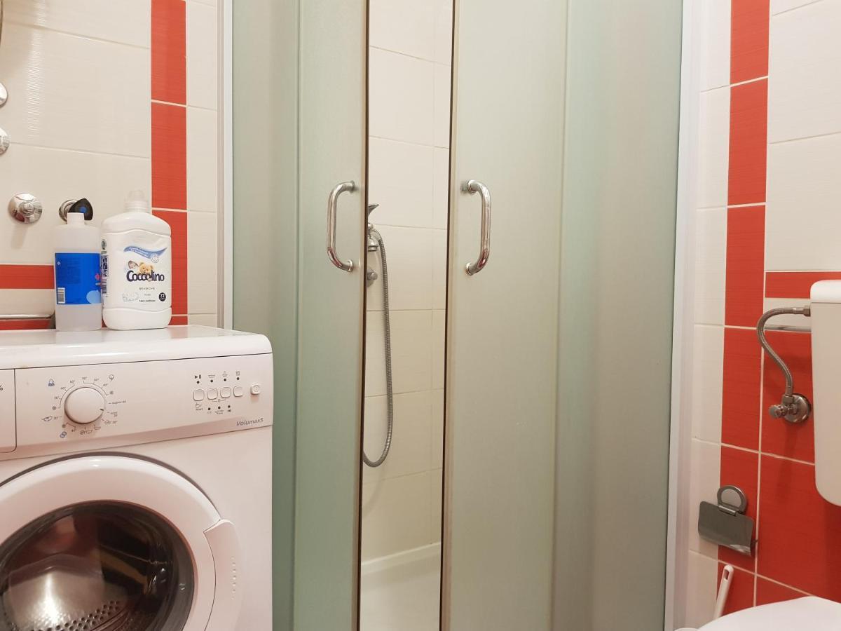 Rajiceva 5- Apartman Sa Prostranom Terasom I Garaznim Mestom Kragujevac Dış mekan fotoğraf