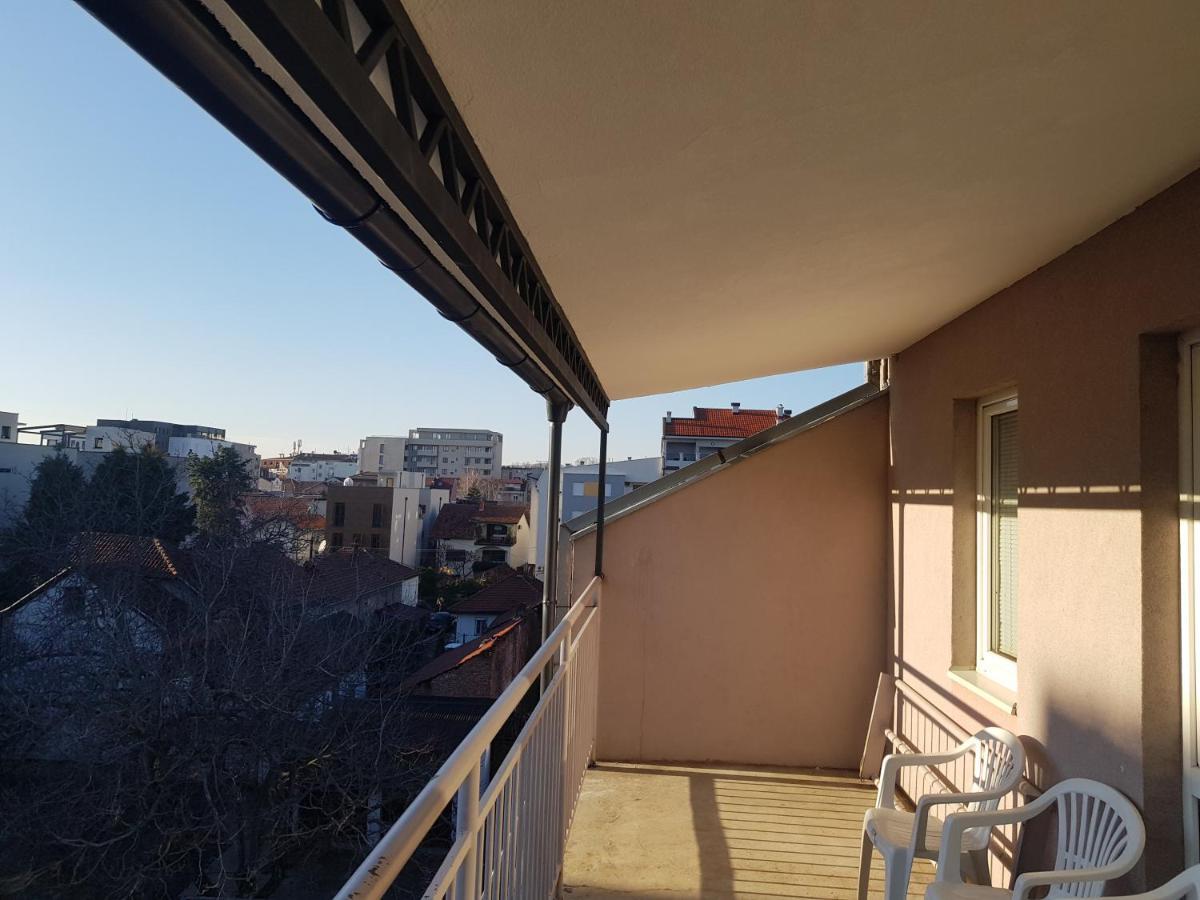 Rajiceva 5- Apartman Sa Prostranom Terasom I Garaznim Mestom Kragujevac Dış mekan fotoğraf