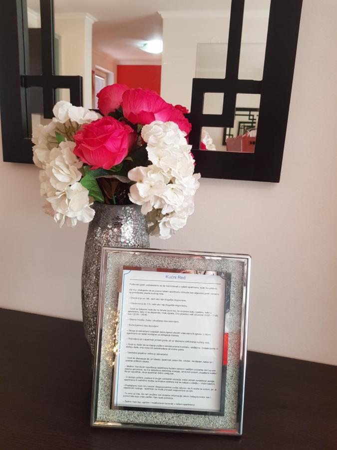 Rajiceva 5- Apartman Sa Prostranom Terasom I Garaznim Mestom Kragujevac Dış mekan fotoğraf