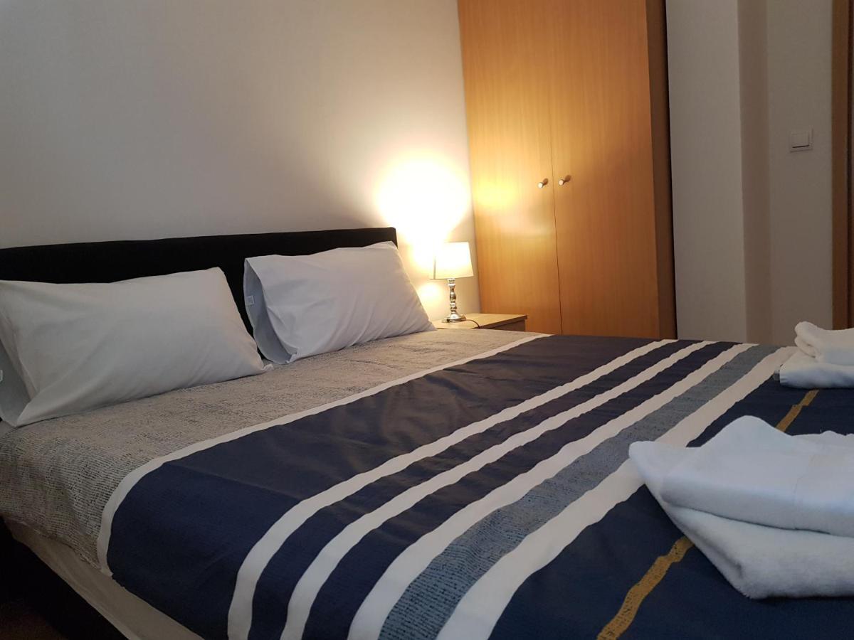 Rajiceva 5- Apartman Sa Prostranom Terasom I Garaznim Mestom Kragujevac Dış mekan fotoğraf